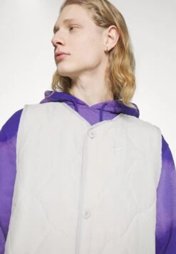 Nike Sportswear Vest - Bodywarmer - Light Iron Ore/White 15 Nike Sportswear Vest - Bodywarmer - Light Iron Ore/White -Jack and Jones Verkoopwinkel 6720baab4dd34006acd25ec0dd0a6a9a