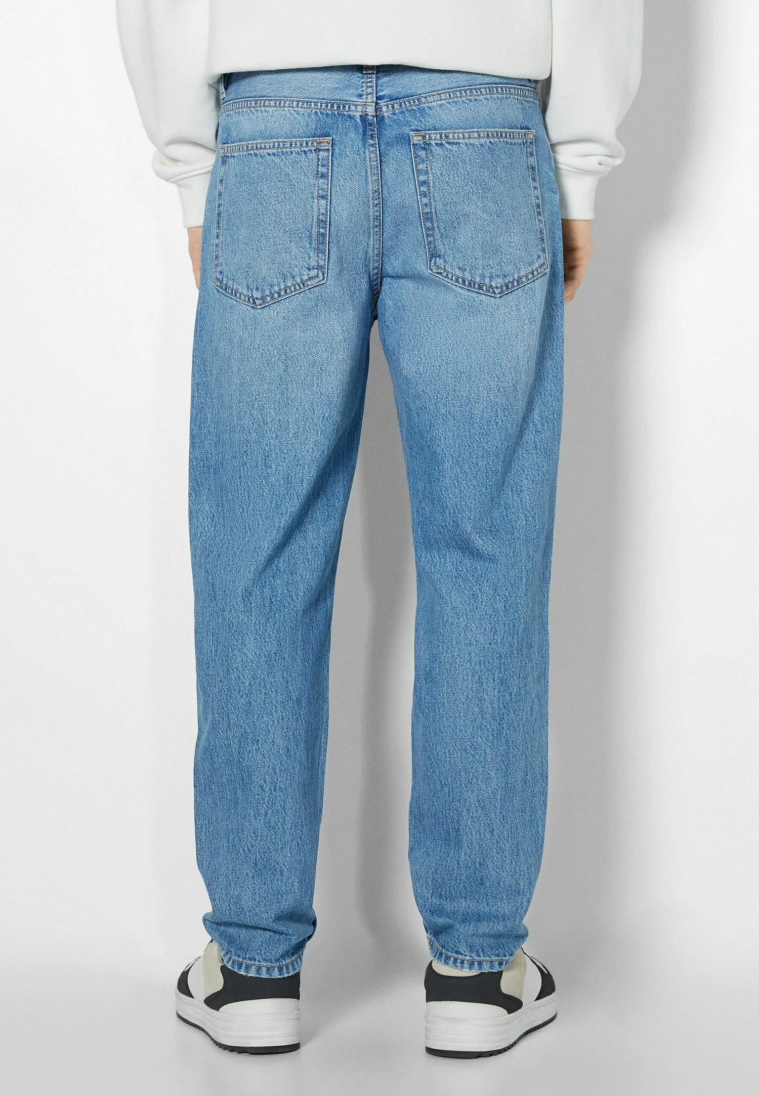 BERSHKA Vintage - Straight Leg Jeans - Light-Blue Denim 5 BERSHKA Vintage - Straight Leg Jeans - Light-Blue Denim - Afbeelding 3