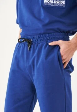 Standard- Trainingsbroek - Light Navy Blue 12 Standard- Trainingsbroek - Light Navy Blue -Jack and Jones Verkoopwinkel 6a676cf165f745fc9a1e526bc3cbad76