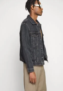 Trucker - Spijkerjas - Black -Jack and Jones Verkoopwinkel 6a75351b82c442c79a6551e8c8cf237c