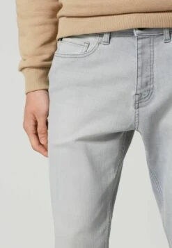 Next Motion Flex Soft Touch - Straight Leg Jeans - Light Grey -Jack and Jones Verkoopwinkel 6ad1c0ab456240d0bfc86994342903c0