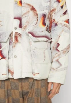 Henrik Vibskov Tabasco Jacket Unisex - Winterjas - Snow/Tomato/Mouse 13 Henrik Vibskov Tabasco Jacket Unisex - Winterjas - Snow/Tomato/Mouse -Jack and Jones Verkoopwinkel 6c65b31bcf574d0fad769e1f83cf2d64