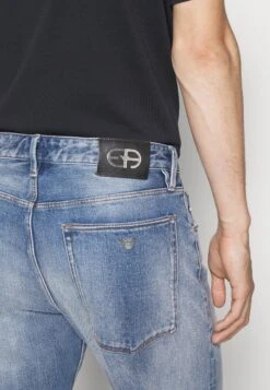 Emporio Armani Pockets Pant - Straight Leg Jeans - Denim Blu 17 Emporio Armani Pockets Pant - Straight Leg Jeans - Denim Blu -Jack and Jones Verkoopwinkel 6dec379b8dbc45a0b1b323e62e83ba55