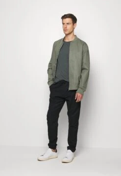 Indicode Jeans Viborg - Broek - Black 8 Indicode Jeans Viborg - Broek - Black -Jack and Jones Verkoopwinkel 6eddf1171752429c8dbfc067af2adab2