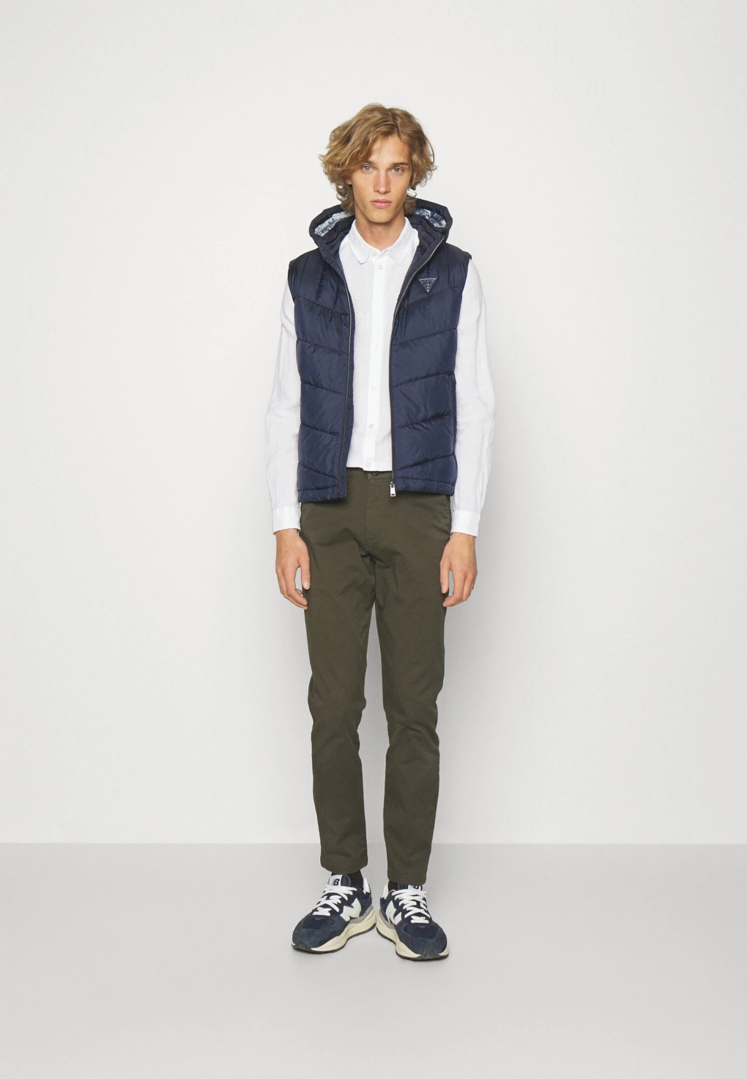 Guess Super Light Vest - Bodywarmer - Smart Blue 4 Guess Super Light Vest - Bodywarmer - Smart Blue - Afbeelding 2