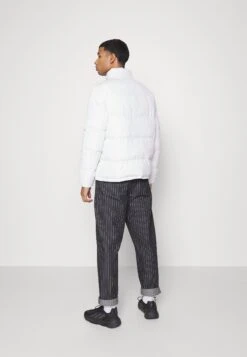 NIGHT ADDICT Nadaviswh - Winterjas - White 11 NIGHT ADDICT Nadaviswh - Winterjas - White -Jack and Jones Verkoopwinkel 72b04de5304d4005ba209a5fd3ab5b92