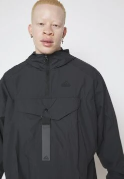 Adidas Sportswear M Ce Q2 Pr Wb - Lichte Jas - Black -Jack and Jones Verkoopwinkel 74478d2a3e704a919b3386aaff84fa48