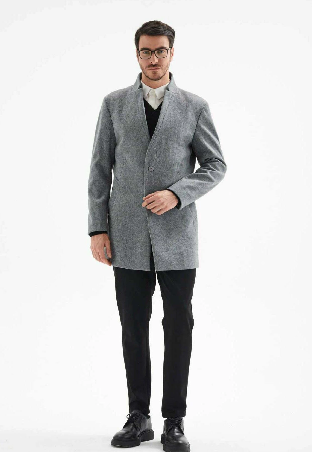 Mantel - Light Grey 3 Mantel - Light Grey