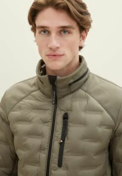 Tom Tailor Hybrid - Jas - Smokey Olive Green -Jack and Jones Verkoopwinkel 7a9075d8097848b5b962d7a7b3f48b9a