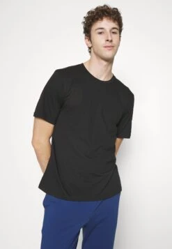 Jack & Jones Jacunder Tee Crew Neck 3 Pack - Hemd - Black -Jack and Jones Verkoopwinkel 7b59cbac7fe64a289d43a0238c347dac