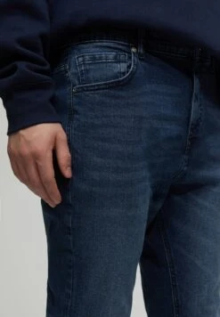 PULL & BEAR Basic - Slim Fit Jeans - Dark Blue 14 PULL & BEAR Basic - Slim Fit Jeans - Dark Blue -Jack and Jones Verkoopwinkel 7bf98b65729a4b61a97168e25194ba66