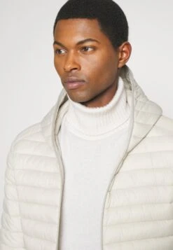 SAVE THE DUCK Outdoorjas - Rainy Beige 13 SAVE THE DUCK Outdoorjas - Rainy Beige -Jack and Jones Verkoopwinkel 7c8bed1410b145db81bdd518d63b015a