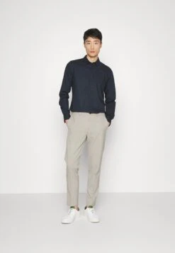 Scotch & Soda Essential Solid- Zakelijk Overhemd - Night 9 Scotch & Soda Essential Solid- Zakelijk Overhemd - Night -Jack and Jones Verkoopwinkel 7cd6e052d71e405f84ee659b838c0b2f