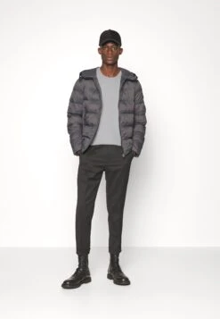 PEUTEREY Tulu - Winterjas - Anthrazit 10 PEUTEREY Tulu - Winterjas - Anthrazit -Jack and Jones Verkoopwinkel 7dc4af1de3104b7a84f1335f872aef3d