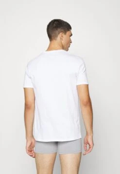 Michael Kors Basic Crew Neck 3 Pack - Hemd - White -Jack and Jones Verkoopwinkel 7de2feaefd20453a9a4efb89363ffd7d