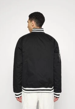 PRIMITIVE Union Varsity Jacket - Bomberjacks - Black -Jack and Jones Verkoopwinkel 7e663a6606d74b7e961fc4d12e5e6527