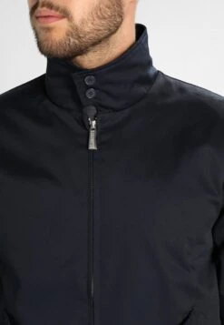 Harrington - Bomberjacks - Marine -Jack and Jones Verkoopwinkel 7fa94fabba014421b28b3a32f6bcb402
