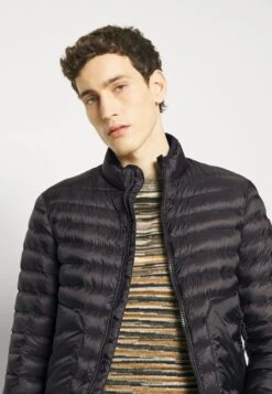 PEUTEREY Onizuka Rug - Jas - Schwarz -Jack and Jones Verkoopwinkel 83a5a6bbedff41e6ab8de20f8526f95e