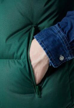 Nike Sportswear Club - Bodywarmer - Fir 15 Nike Sportswear Club - Bodywarmer - Fir -Jack and Jones Verkoopwinkel 8482cd283edc421189e61d3b1a6c02b9