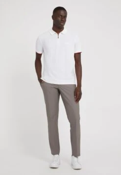 Guess Tech - Chino - Grau 7 Guess Tech - Chino - Grau -Jack and Jones Verkoopwinkel 84df3943195b4610b9b506581eb6df15