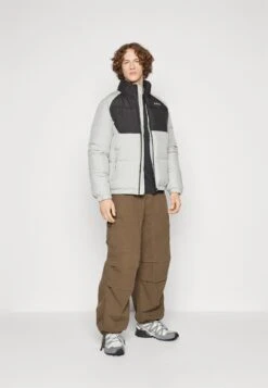 Fila Tarsus - Winterjas - Ultimate Gray - Black 14 Fila Tarsus - Winterjas - Ultimate Gray - Black -Jack and Jones Verkoopwinkel 8713429f05064c0ea05965a412d704a7