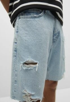 PULL & BEAR Bermuda With Ripped Legs - Jeansshort - Light Blue Denim -Jack and Jones Verkoopwinkel 88dfdc7786aa4e60a9983416c3879013
