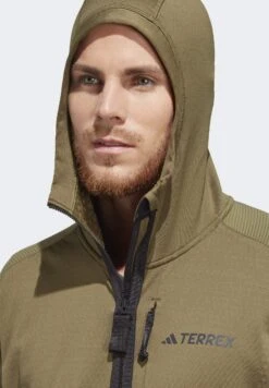 Adidas Sportswear Fleecejas - Focus Olive 10 Adidas Sportswear Fleecejas - Focus Olive -Jack and Jones Verkoopwinkel 89c24b7cb95246d88c269f154a854748