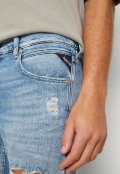 Replay Mickym Pants Broken Edge - Jeans Tapered Fit - Light Blue -Jack and Jones Verkoopwinkel 8a524e5b47f84c1cae60ed72e0c72ff9