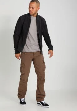 Schott Cargobroek - Tobacco -Jack and Jones Verkoopwinkel 8d42ef4bdbc94da7b9918d251bb89221