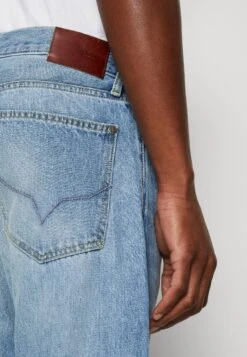 Pepe Jeans Byron - Relaxed Fit Jeans - Denim -Jack and Jones Verkoopwinkel 8ee0e057f75f47a8a73a706443a2a739