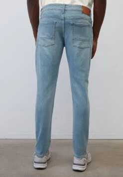 Marc O'Polo Sjöbo Shaped - Straight Leg Jeans - Light Blue Wash 10 Marc O'Polo Sjöbo Shaped - Straight Leg Jeans - Light Blue Wash -Jack and Jones Verkoopwinkel 91fd5b2ec64542a297b8c14c09e97aef