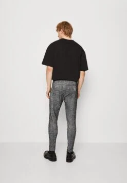 Dart Trouser - Broek - Black Check 10 Dart Trouser - Broek - Black Check -Jack and Jones Verkoopwinkel 92e53234872143339213f327ae8238df