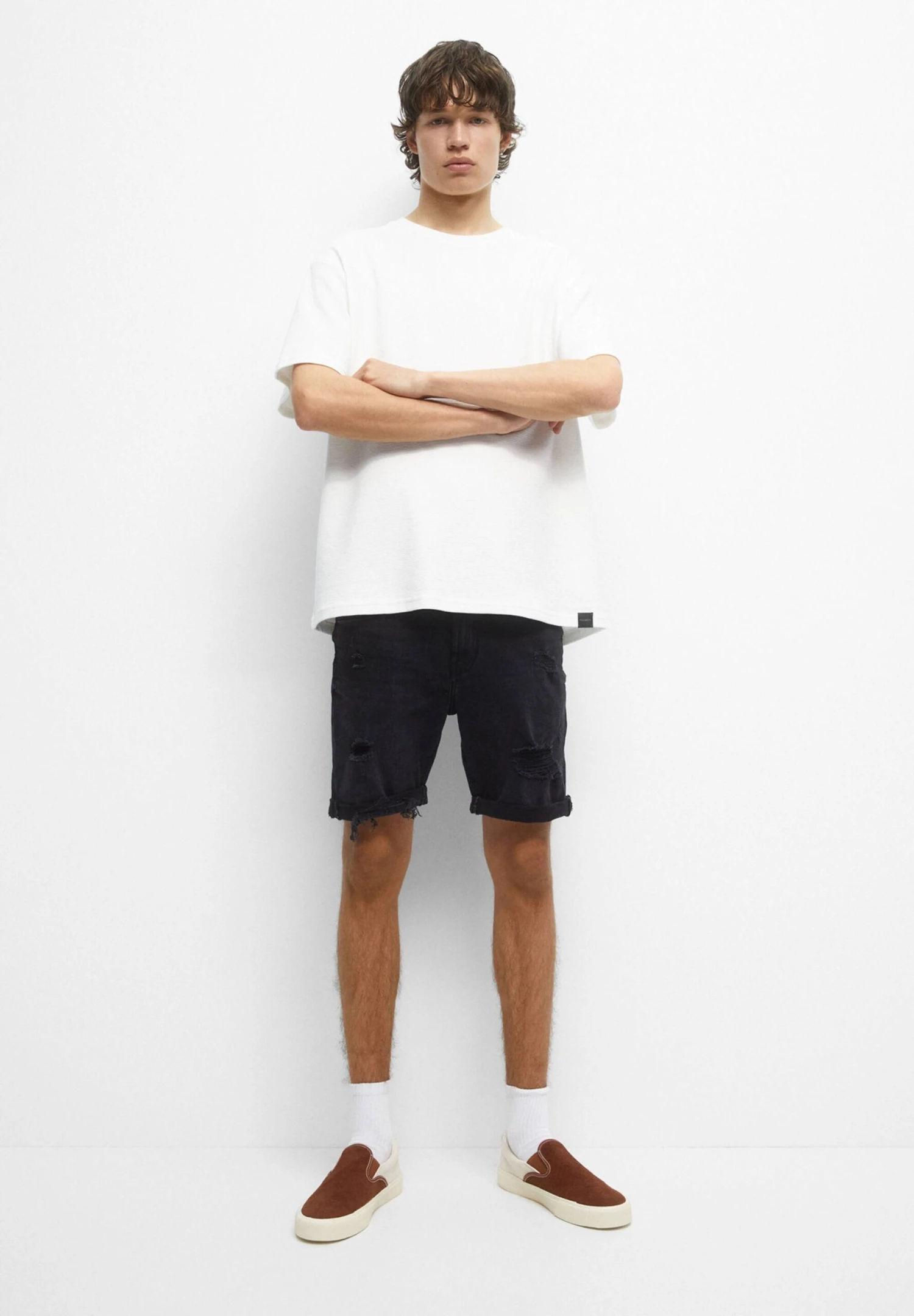 PULL & BEAR Ripped Bermuda- Jeansshort - Black 8 PULL & BEAR Ripped Bermuda- Jeansshort - Black - Afbeelding 6