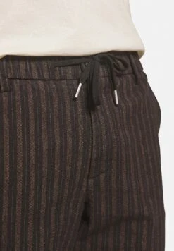 Redefined Rebel Rrromeo- Broek - Black Dobby 12 Redefined Rebel Rrromeo- Broek - Black Dobby -Jack and Jones Verkoopwinkel 9504165a864b4e7b8993730a4714fb20