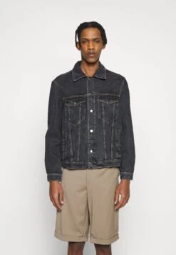 Trucker - Spijkerjas - Black -Jack and Jones Verkoopwinkel 985eb66d2fbd49a8a41143fc1e615692