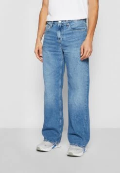 Calvin Klein Jeans Loose - Relaxed Fit Jeans - Denim Medium 11 Calvin Klein Jeans Loose - Relaxed Fit Jeans - Denim Medium -Jack and Jones Verkoopwinkel 9911954d25ba40ffb7ad603a2ab24f4e