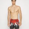 Neil Barrett Slim Havaiianas Bolts Swim- Zwemshorts - Black/Red 2 Neil Barrett Slim Havaiianas Bolts Swim- Zwemshorts - Black/Red -Jack and Jones Verkoopwinkel 9a9246dd3cb44130afc1cbde6c665ca6