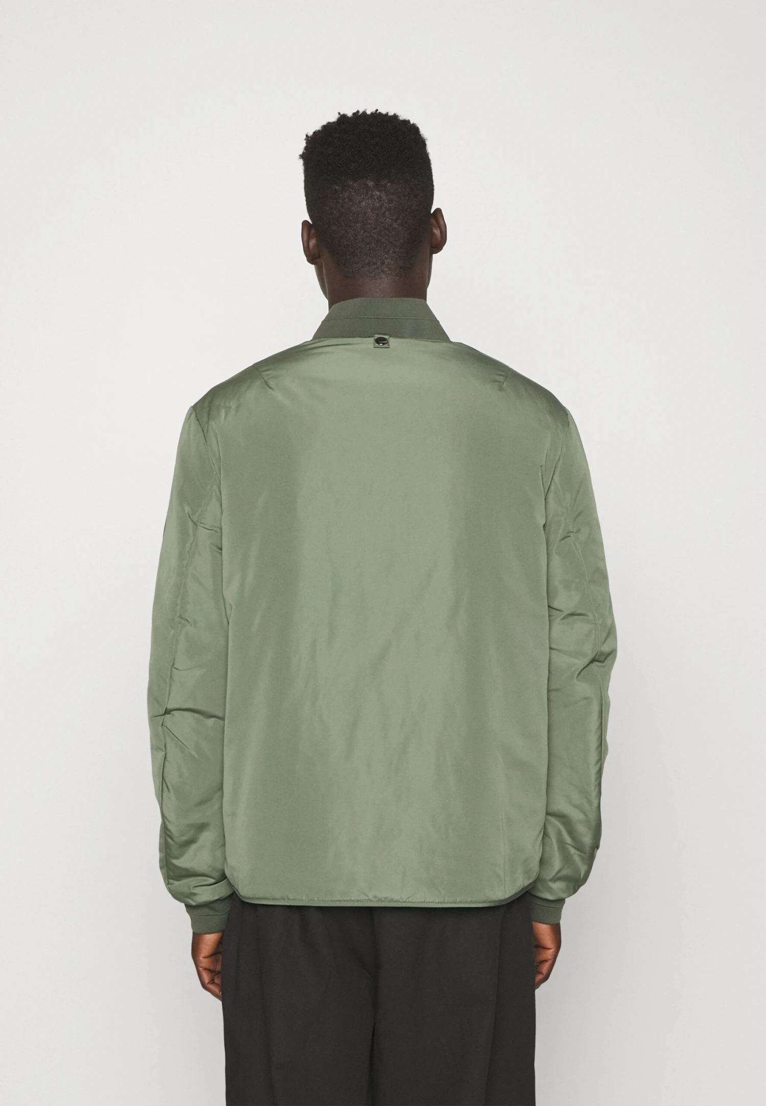 Calvin Klein Recycled Superlightweight - Bomberjacks - Thyme 5 Calvin Klein Recycled Superlightweight - Bomberjacks - Thyme - Afbeelding 3