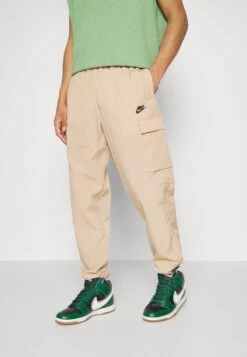 Nike Sportswear Pant - Cargobroek - Hemp/Black -Jack and Jones Verkoopwinkel 9c10665e57784730845555f56af7ee03