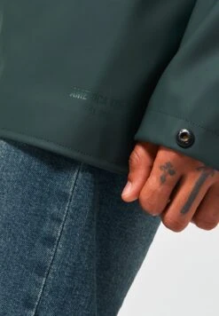 Jace - Regenjas - Dark Green -Jack and Jones Verkoopwinkel 9d73ab40294c495887c86eed88484a6a