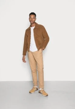 Anerkjendt Julius Pleat Pant - Chino - Incense -Jack and Jones Verkoopwinkel a09acdece0274caa9bdcb6e185e51269