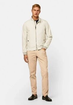 Hackett London Harrington - Jas - Light Grey 10 Hackett London Harrington - Jas - Light Grey -Jack and Jones Verkoopwinkel a514c52d4e284a8ebef1b44677ebdd1c