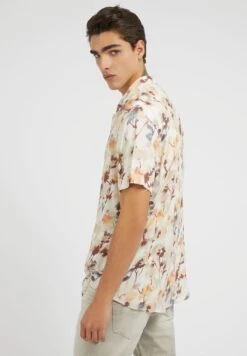 Guess Mit Allover Print - Overhemd - Mehrfarbig Beige 8 Guess Mit Allover Print - Overhemd - Mehrfarbig Beige -Jack and Jones Verkoopwinkel ab49e9f23242437dad35ba346673e420