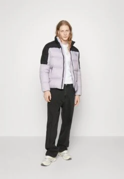 Calvin Klein Jeans Blocking Puffer Jacket - Winterjas - Lavender Aura 9 Calvin Klein Jeans Blocking Puffer Jacket - Winterjas - Lavender Aura -Jack and Jones Verkoopwinkel aca4d3f2dd7440fca8c62fc84f0c13d7