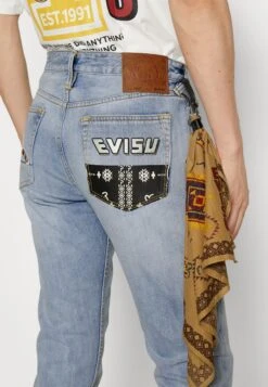 Evisu Nomadic Bandanna- Jeans Tapered Fit - Light Tone Indigo -Jack and Jones Verkoopwinkel ad5724fd33034fe1af01f179db35ce71