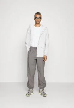 Rains Parka - Ash 11 Rains Parka - Ash -Jack and Jones Verkoopwinkel ae2a52f11fff47598a9d8e6aa7d4c0f3