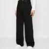 Calvin Klein Jeans 90S Loose - Flared Jeans - Denim Black 1 Calvin Klein Jeans 90S Loose - Flared Jeans - Denim Black -Jack and Jones Verkoopwinkel ae8581652c3243c8997fceb880e8f0ba