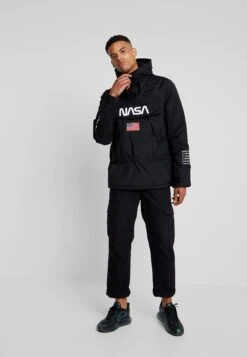 Mister Tee Nasa - Jas - Black -Jack and Jones Verkoopwinkel b71e05b6d09b49b38f515d2bc9109613