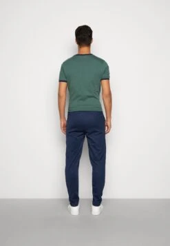 Ellesse Brava Track Pant - Trainingsbroek - Navy -Jack and Jones Verkoopwinkel b725fbcf259f42c58a87a83fa80cb019