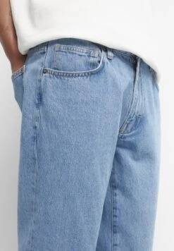 PULL & BEAR Coloured Standard - Slim Fit Jeans - Stone Blue Denim 12 PULL & BEAR Coloured Standard - Slim Fit Jeans - Stone Blue Denim -Jack and Jones Verkoopwinkel b7b7e95a23ab491eb9d5ee3966ca1d90